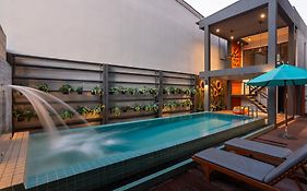 รีเซ็นต้า สไตล์ ภูเก็ตทาวน์ (SHA Extra Plus)